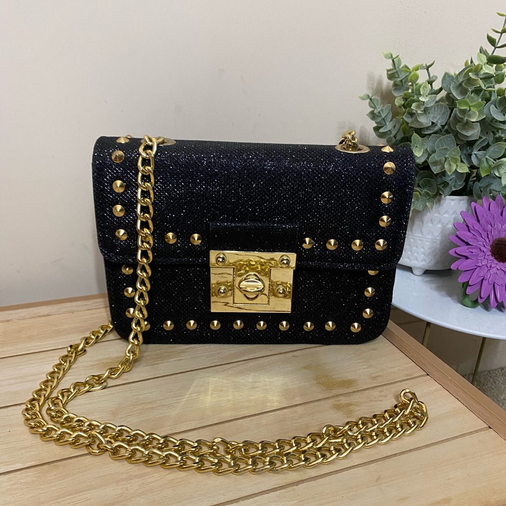 ✨ Small Black and Gold Purse ✨